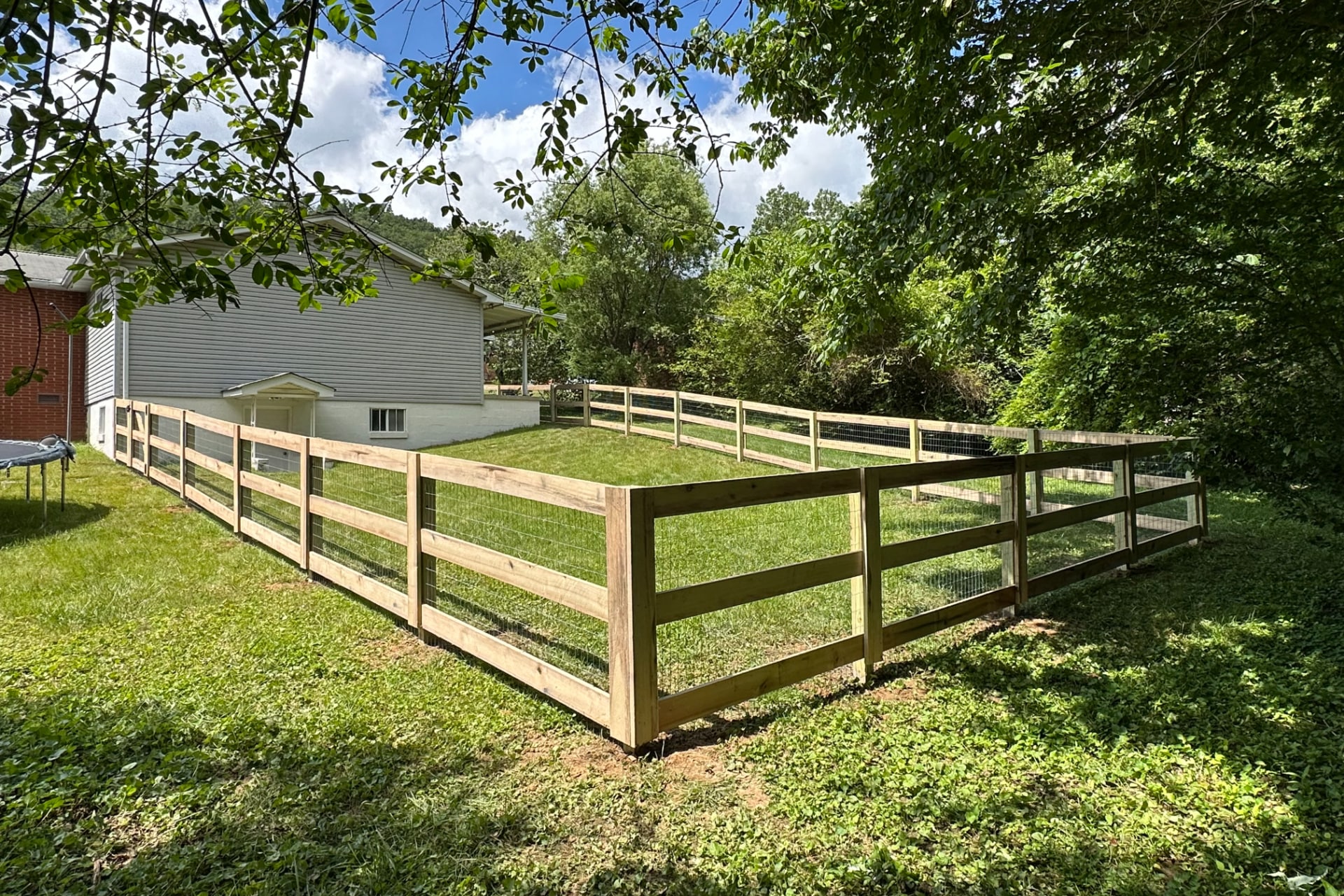 Knoxville Fence Installation & Repair